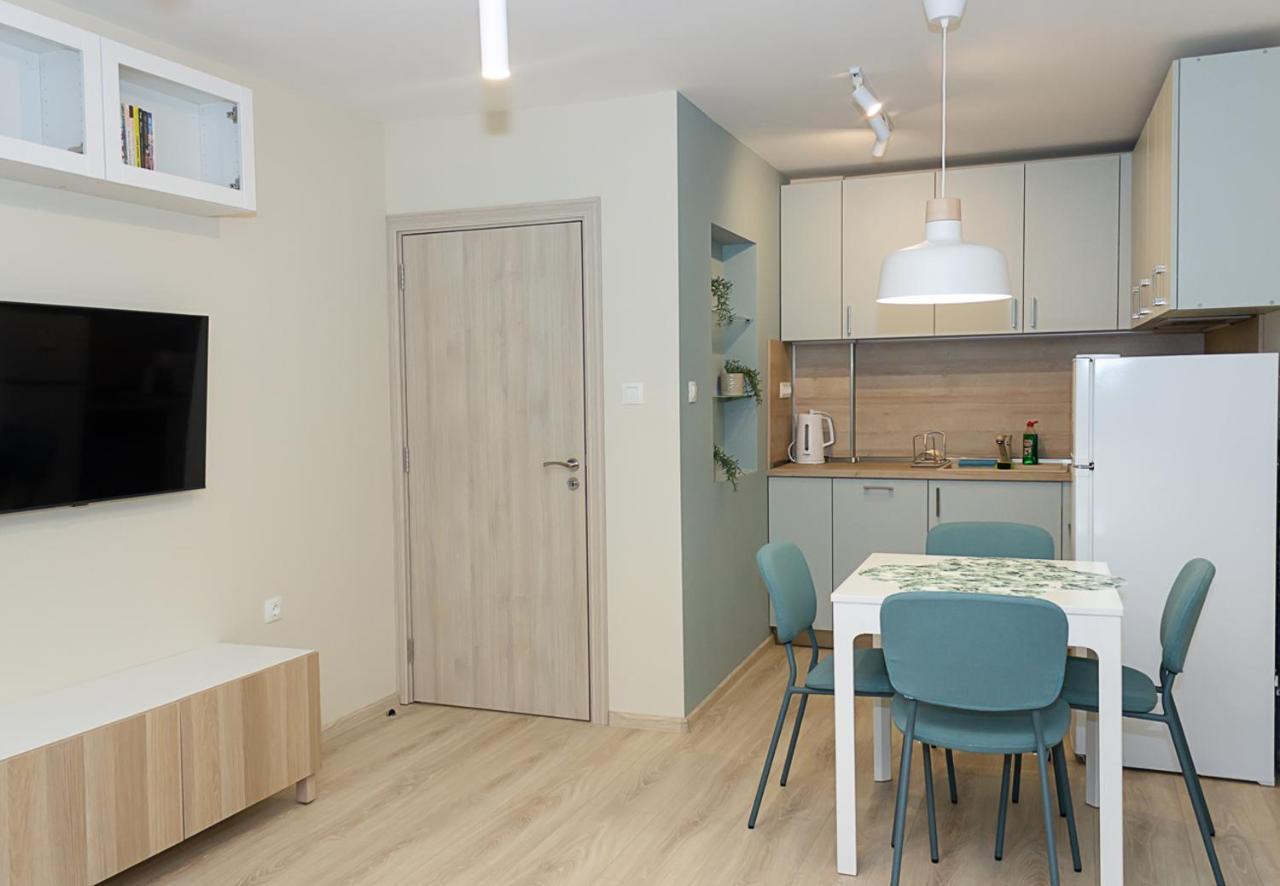 וארנה The Blue Apartment - 1Bd With A Cozy Balcony By Flat Mаnager מראה חיצוני תמונה