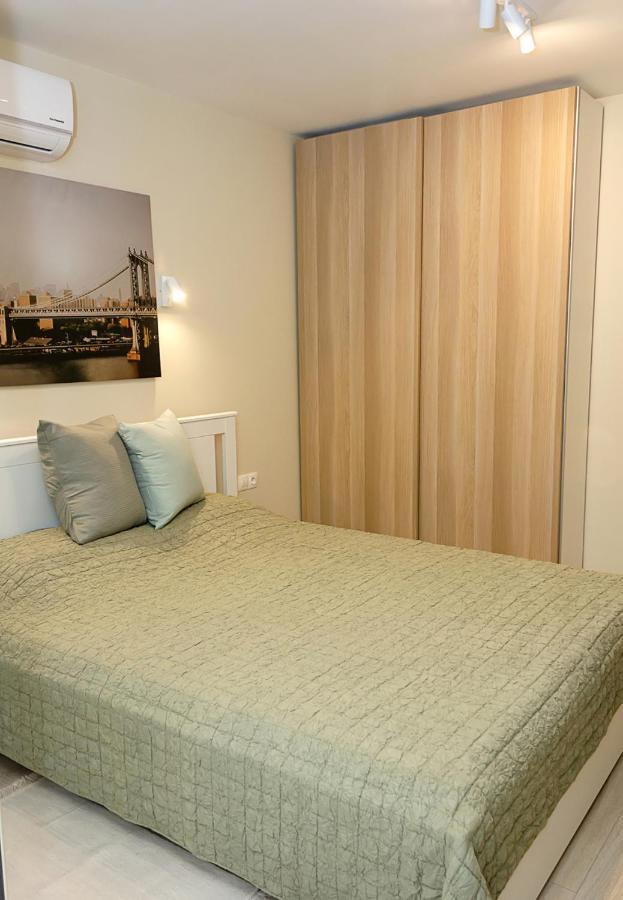 וארנה The Blue Apartment - 1Bd With A Cozy Balcony By Flat Mаnager מראה חיצוני תמונה